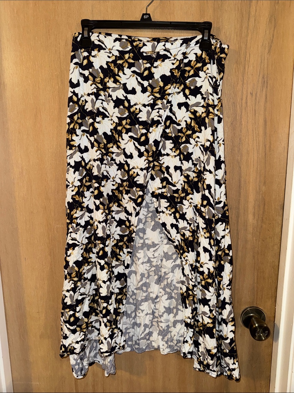 Derek Lam 10 Crosby %100 Rayon Aneska Wrap  Skirt Midi-Length Size 4